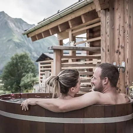 シャレー With Sauna And Service For 4 8 People *