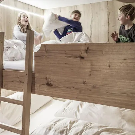 With Sauna And Service For 4 8 People シャレー Schröcken